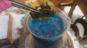 Аффинаж золота из плат мобильных телефонов