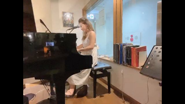The Girl from Ipanema| Antonio Carlos Jobim| Grace Mahya | piano vocalist смотреть онлайн