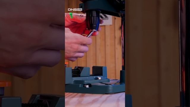 Почему сверла круглые? Они же из-за этого проскальзывают! #shorts смотреть онлайн