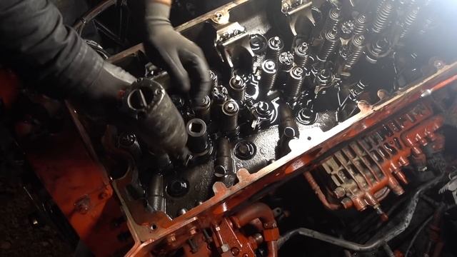 Дальнобой. США. #1 Ремонт двигателя Cummins ISX в Volvo VNL 780. смотреть онлайн