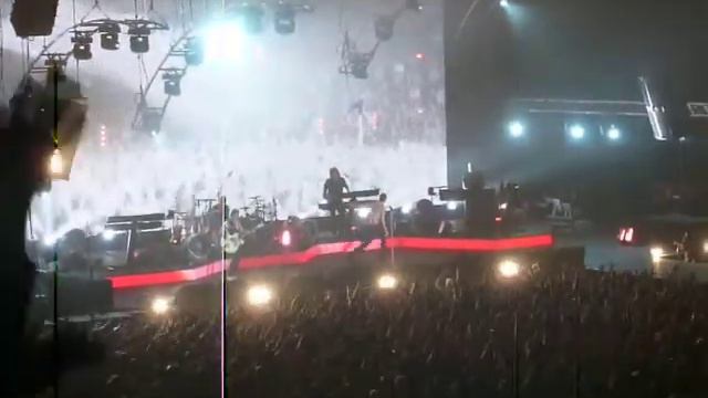 Never Let Me Down Again @ MEN Arena 18th Dec 2009 смотреть онлайн