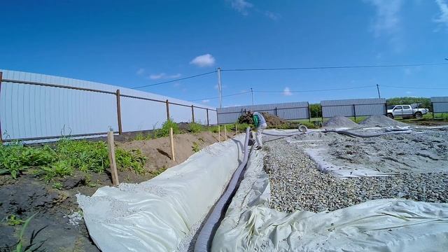 ДОМ САМИ. Часть 24. Укладка дренажной трубы. смотреть онлайн