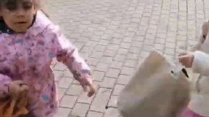 Дети дерутся, падают и плачют.В этом видео я затронула проблемы. Слабонервным не смотреть!