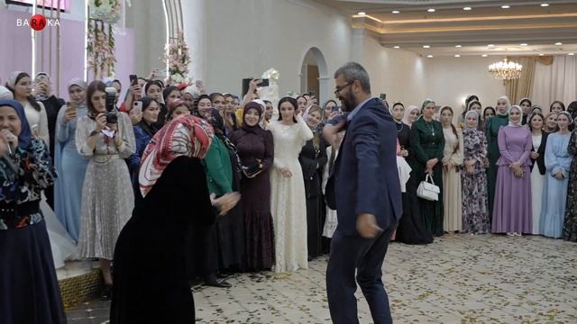 Самая Яркая Чеченская свадьба ✨️ Марьям Ташаева ?? и прекрасный танец Аймани Айдамировой?? смотреть онлайн
