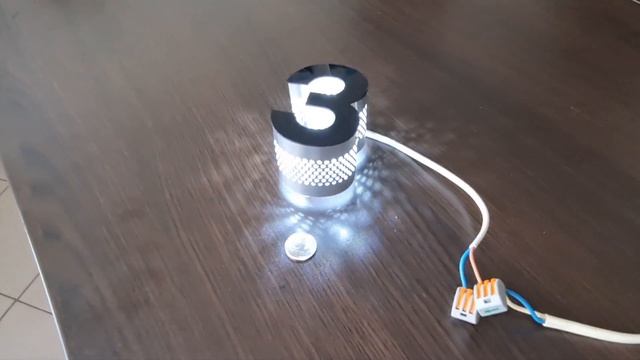 Буква с перфорированными алюминиевыми бортами