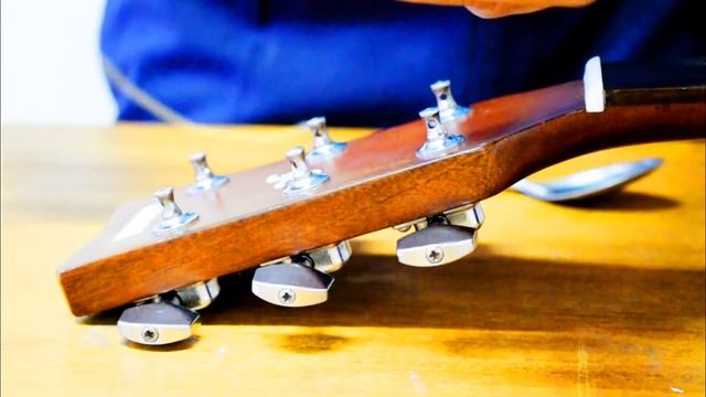 How to Change Guitar Strings (in Hindi) смотреть онлайн