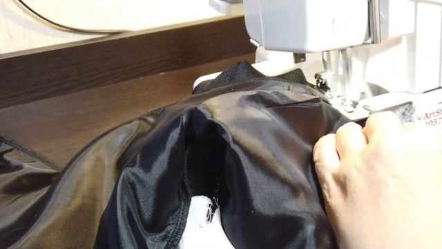 ИЗ СТАРЫХ БРЮК СШИЛА МОДНЫЕ БРЮКИ ПАЛАЦЦО ВНУЧКЕ. смотреть онлайн