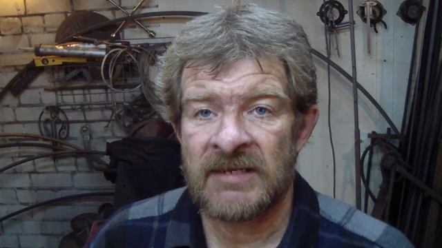 Прикроватный столик. Мебель из металла с элементами ковки. Нет предела рукожопству!))) смотреть онлайн