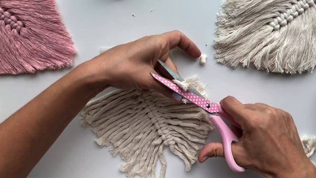 MAKROME YAPRAK NASIL YAPILIR? DIY Macrame Tutorial: How To Make A Large Macrame Feather/Leaf смотреть онлайн