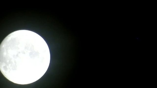 Танцующая луна. Луна на небе зажглась. Sergey q-One - my deep test смотреть онлайн