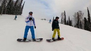 Урок по сноуборду. Инструктор по лыжам впервые встает на сноуборд! )))))