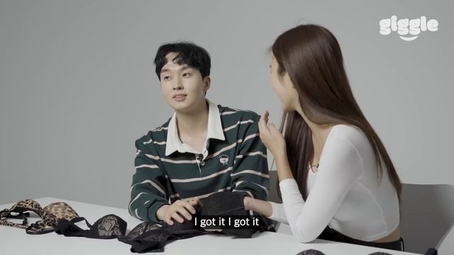 Man React to 75A vs. 85D Bra Size For The First Time смотреть онлайн