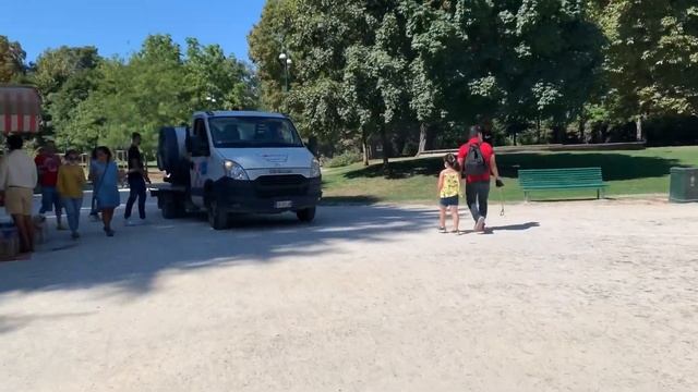 Sempione Park @ Milan Italy- Aug 28, 2021. смотреть онлайн