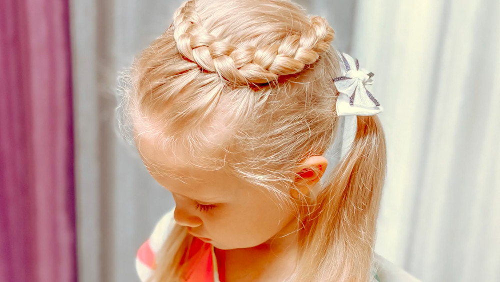 Прическа изогнутая коса наизнанку. Самый легкий способ плетения смотреть онлайн