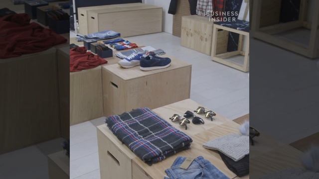 Inside The New American Eagle Store Where You Can Do Your Laundry смотреть онлайн