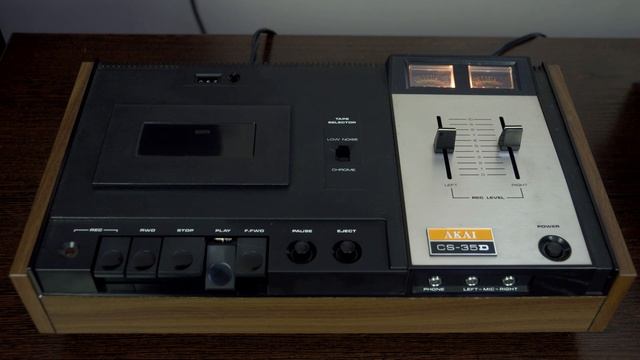 AKAI CS-35D кассетная дека. Редкая модель. Производитель Япония. смотреть онлайн
