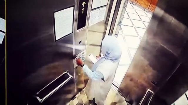 ЖЕНЩИНА С ДОЧЕРЬЮ КРАЛА ДЕТСКИЕ КОЛЯСКИ В АЛМАТЫ смотреть онлайн