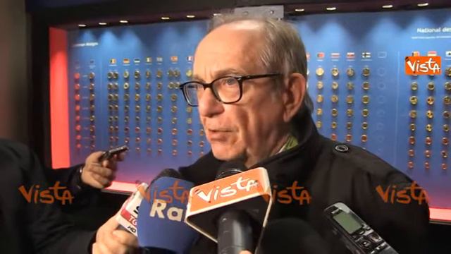 Padoan: "Sono disposto a candidarmi" смотреть онлайн