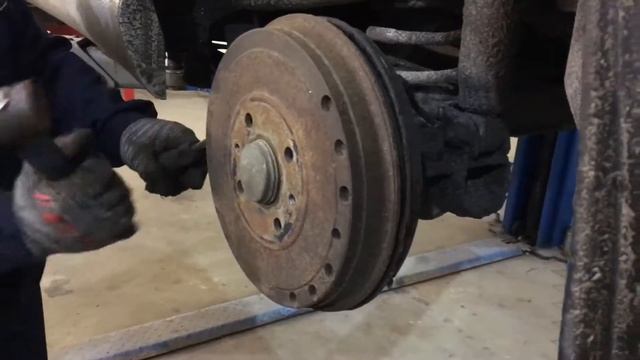 Обзор Fiat Albea (Фиат албея) Замена задних колодок, оказались новые после 10-ти лет эксплуатации.