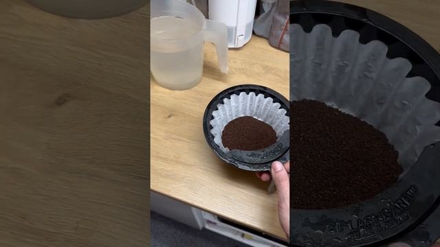 Making Coffee In Bunn VPR 12-Cup Commercial Coffee Maker w/ 2 Glass Decanters смотреть онлайн