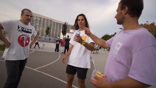 KILLER KING УЧИТ СВИЧ ТРЁХУ смотреть онлайн