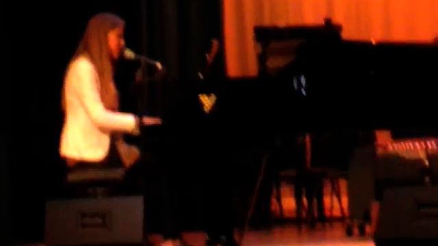 People Help The People, van Birdy, Coornhert Lyceum Haarlem, Onderbouwmuziekavond juni 2012. смотреть онлайн