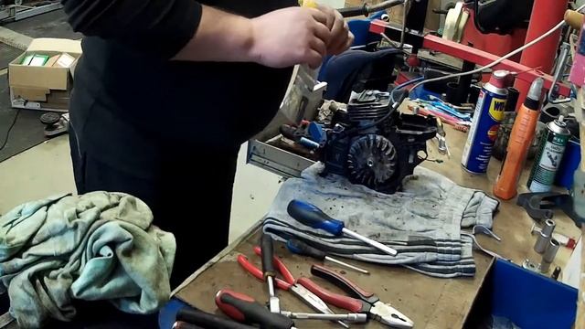 Disassembly of Alpina A 350 chainsaw смотреть онлайн