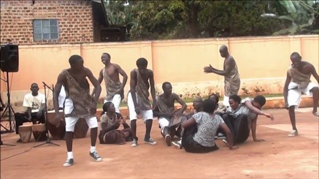 Okwit' enanga By Dickens Ahabwe and Uganda Heritage Roots смотреть онлайн
