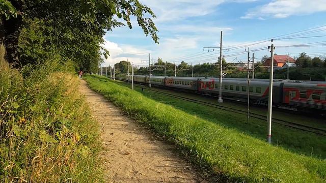 Электровоз ЭП2К-240 с поездом Москва-Пасс. Ленинградская - Санкт-Петербург-Московский смотреть онлайн