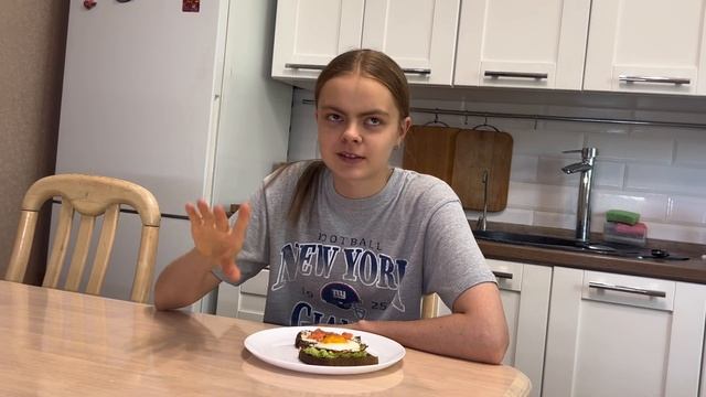 МОЕ ПРОДУКТИВНОЕ УТРО | работа дизайнером в 15, завтрак, медитация ? ??♀️ смотреть онлайн