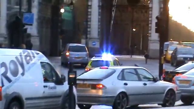 Metropolitan Police Ford Focus & Hyundia i30 IRV Responding смотреть онлайн