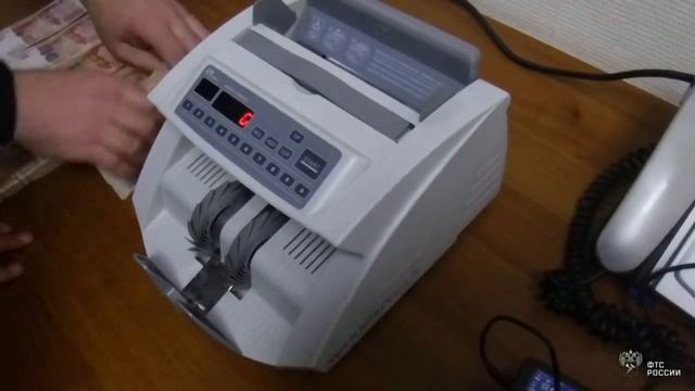 В Сочи пытались ввезти 4 миллиона рублей наличкой смотреть онлайн