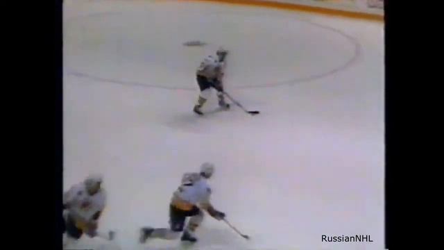 Dmitri Kvartalnov scores two goals for Bruins vs Kings (1992) смотреть онлайн