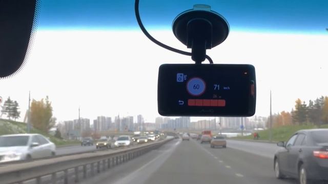 Пример работы оповещений о радарах видеорегистратора Mio MiVue 688 смотреть онлайн