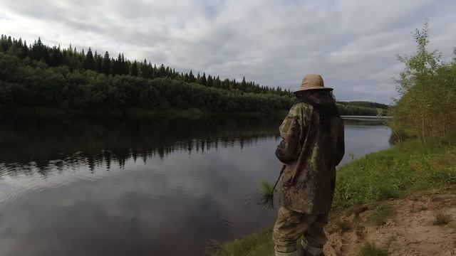 ЗДЕСЬ РЫБА КЛЮЁТ ХОТЬ НА БРЕВНО / ПРИКОРМКИ НЕ НАДО! АТАКА НА ВСЁ ЧТО ЗАБРОСИШЬ / РАЙ ДЛЯ РЫБАКА. смотреть онлайн