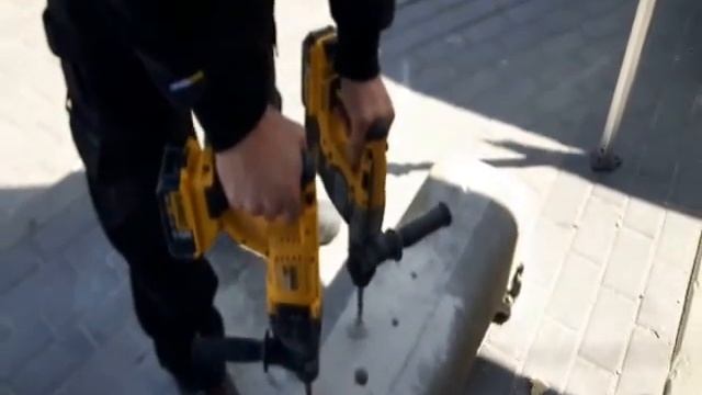 DeWalt DCH133 Vs DCH274   8mm Drill Bit