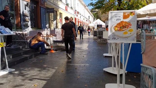 Прогулка в центре Одессы|Игра на саксофоне это отдельная любовь?#ukraine #citywalk #одесса2022