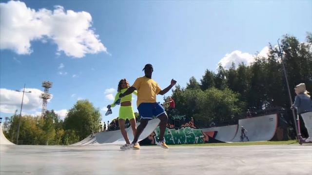 Танец Джейкоба и Любы. Снято на айфон X смотреть онлайн