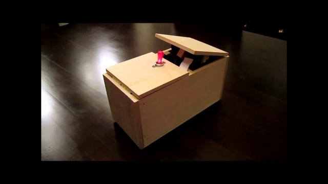 Волшебная коробочка, способная постоять за себя смотреть онлайн