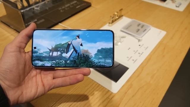 Первый взгляд на Xiaomi 13 - в погоне за iPhone смотреть онлайн