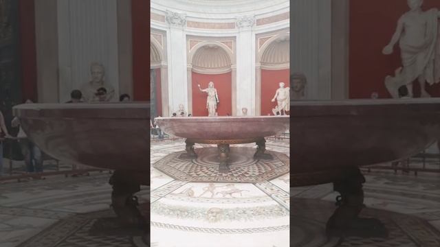 Эта Мраморная ванна-чаша точно бьёт все рекорды величины! Музеи Ватикана смотреть онлайн