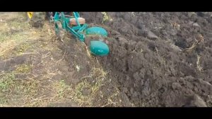 пахота минитрактором с  самодельным плугом 2022.