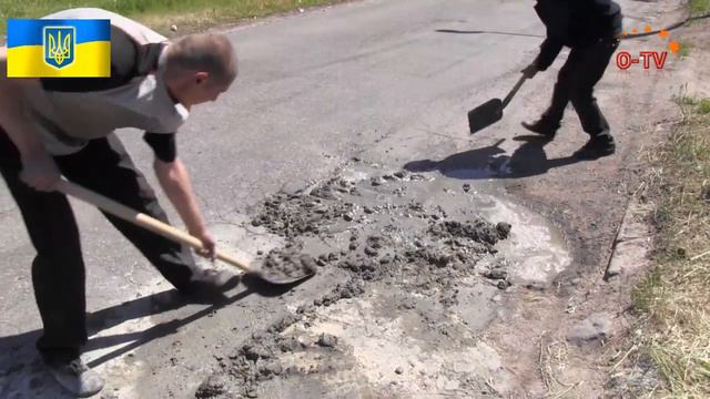 "Афганцы" залатали на дороге яму из-за которой перевернулась фура смотреть онлайн