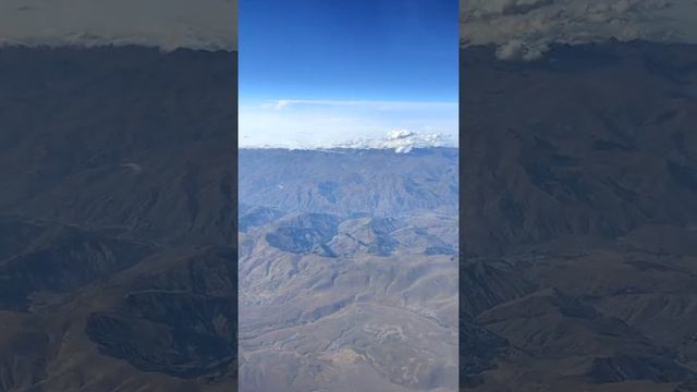 Полет Подгорица-Нур-Султан. Вид с иллюминатора, облака,горы, моря и.т.д. смотреть онлайн