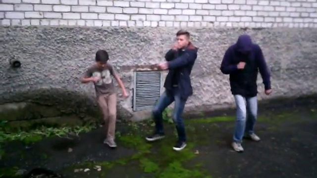 Танцующие Дельфины возле учебного ада смотреть онлайн