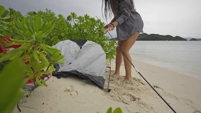 YOUNG GIRL SOLO OVERNIGHT CAMPING IN THE RAIN - RELAXING IN THE TENT WITH THE SOUND OF NATURE-ASMR смотреть онлайн
