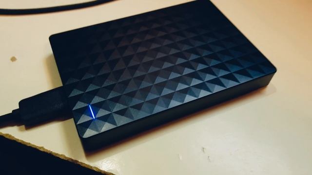 Seagate Expansion+ 2Tb Распаковка - Копируем игры для PS4 на внешний жесткий диск для PS5 смотреть онлайн