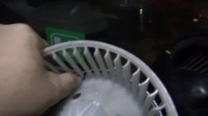 как поменять мотор печки на экскаваторе