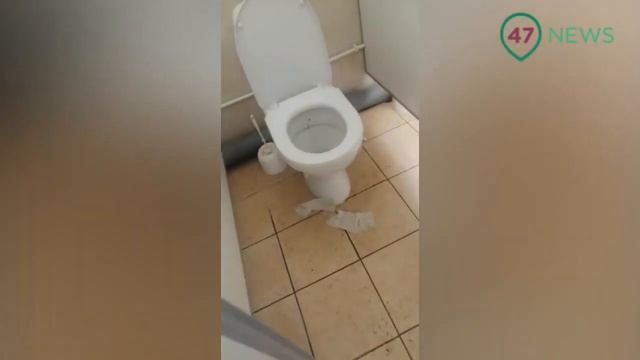 47news: Обстановка в общежитии с рабочими из Башкирии. Душевые и туалет смотреть онлайн