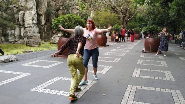 Китайско-Российские танцы. Часть 2. смотреть онлайн